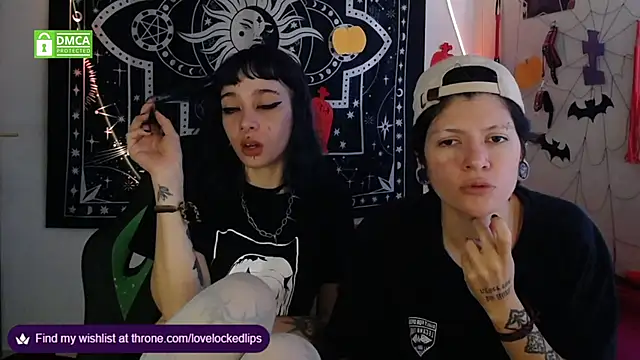 lovelockedlips online show from 10/28/25, 03:55