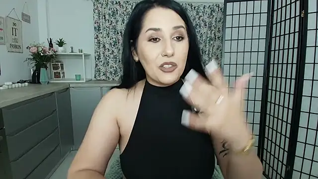 Snapshot of missdyaa chatting on 06/10/26, 11:28 missdyaa online show from 06/10/26, 11:28