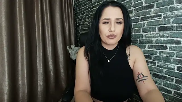 missdyaa online show from 11/14/25, 12:14