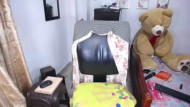 Lia Liaa online show from 09/20/25, 11:43