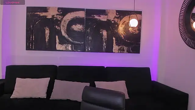 CandaseRussell online show from 02/04/26, 08:48