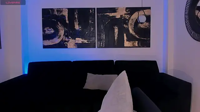 CandaseRussell online show from 05/08/26, 03:32