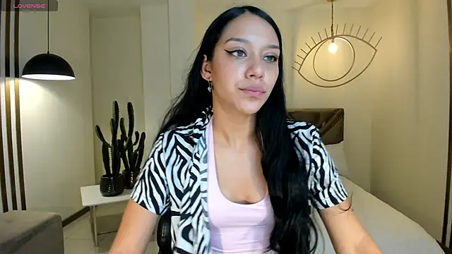 AmaliaCrus online show from 10/20/25, 08:20