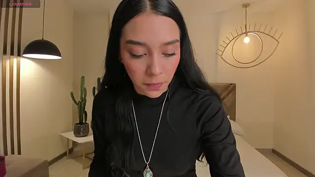 AmaliaCrus online show from 11/27/25, 08:31