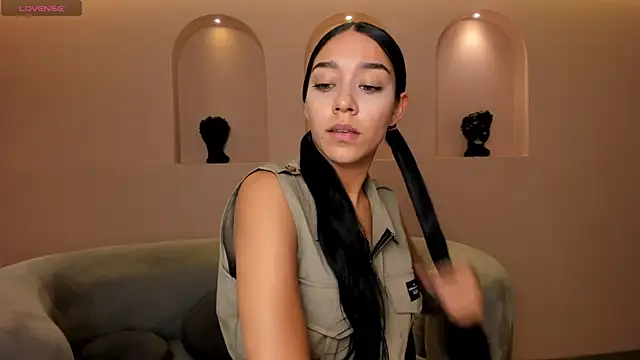 AmaliaCrus online show from 05/02/26, 08:14