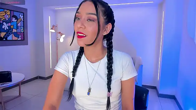 Snapshot of AmaliaCrus chatting on 09/28/25, 11:44 AmaliaCrus online show from 09/28/25, 11:44
