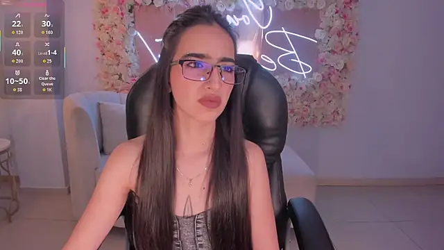 LarisaSmirnov online show from 11/28/25, 04:45