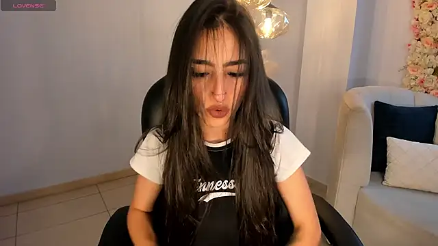 LarisaSmirnov online show from 11/08/25, 04:27