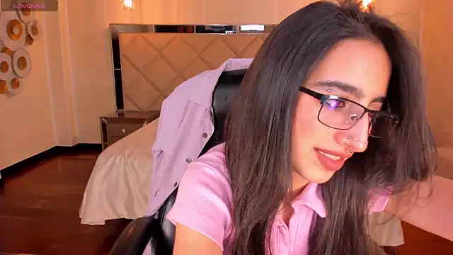 LarisaSmirnov online show from 12/18/25, 04:06