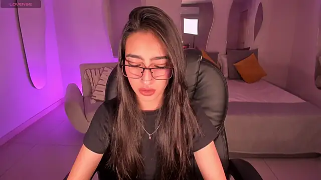 LarisaSmirnov online show from 12/01/25, 12:11