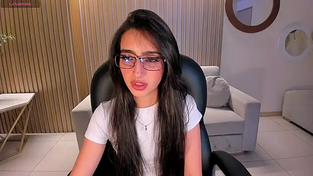 LarisaSmirnov online show from 10/23/25, 04:44