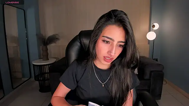 LarisaSmirnov online show from 10/18/25, 05:09