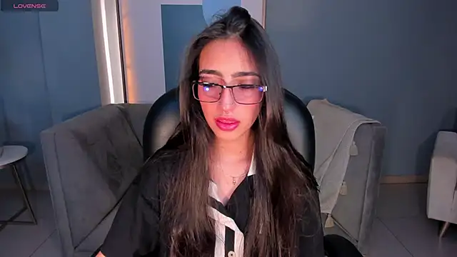 LarisaSmirnov online show from 10/29/25, 04:33