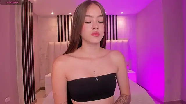 MaiaCollins online show from 11/26/25, 07:14