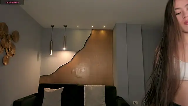 MaiaCollins online show from 11/06/25, 06:01