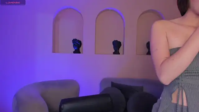 MaiaCollins online show from 12/14/25, 12:44