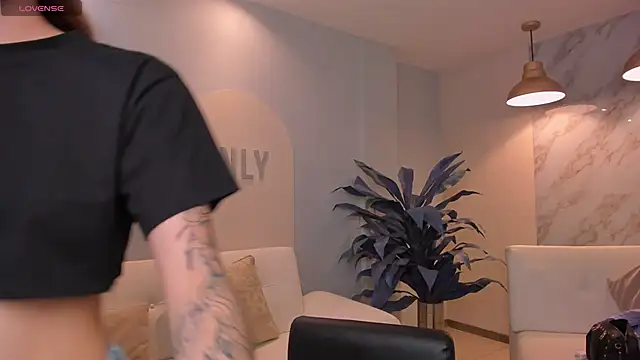 Snapshot of MaiaCollins chatting on 02/21/26, 04:53 MaiaCollins online show from 02/21/26, 04:53