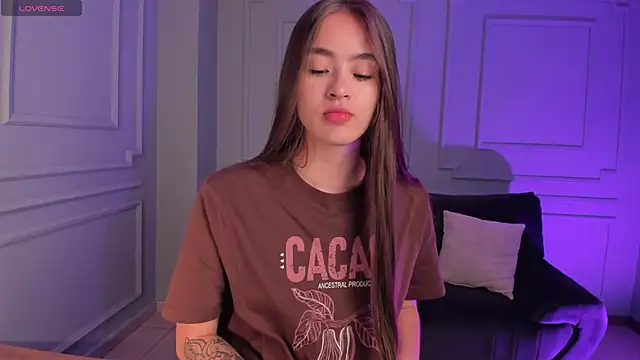 MaiaCollins online show from 11/18/25, 06:33