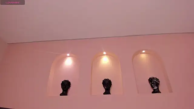 MaiaCollins online show from 11/30/25, 04:19