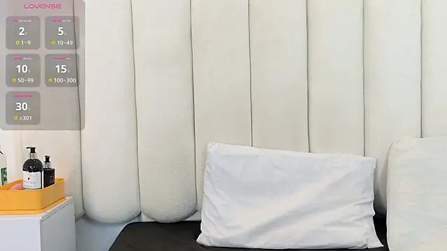 Snapshot of Zoe_ameliie chatting on 01/10/26, 06:14 Zoe ameliie online show from 01/10/26, 06:14