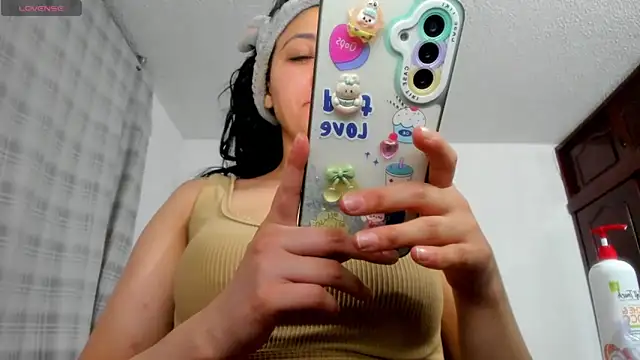 xx chloesex online show from 04/11/26, 04:31