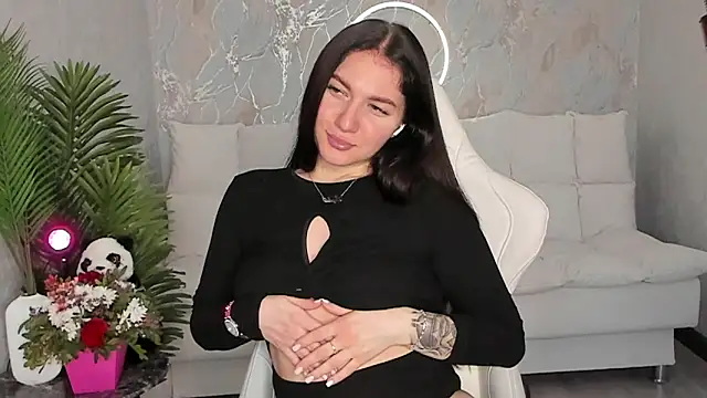 babyisperfect online show from 11/18/25, 03:54