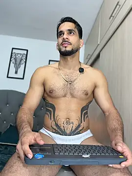 Maximiliano ford online show from 07/24/26, 11:56