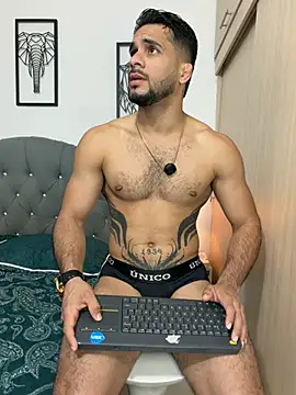 Maximiliano ford online show from 05/06/26, 05:17
