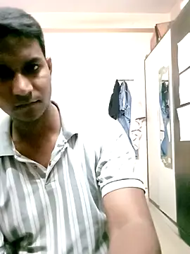 Snapshot of vikesh05 chatting on 09/12/25, 06:07 vikesh05 online show from 09/12/25, 06:07