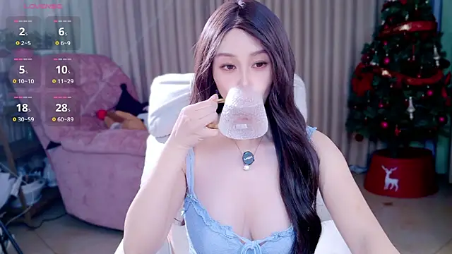 NovaNana online show from 04/10/26, 01:29