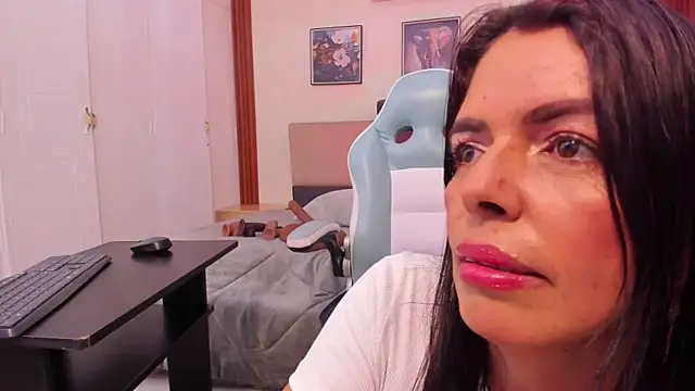 loress ass mature online show from 02/04/26, 06:47