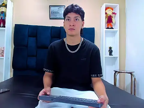 Jhojan twink online show from 11/21/25, 12:59