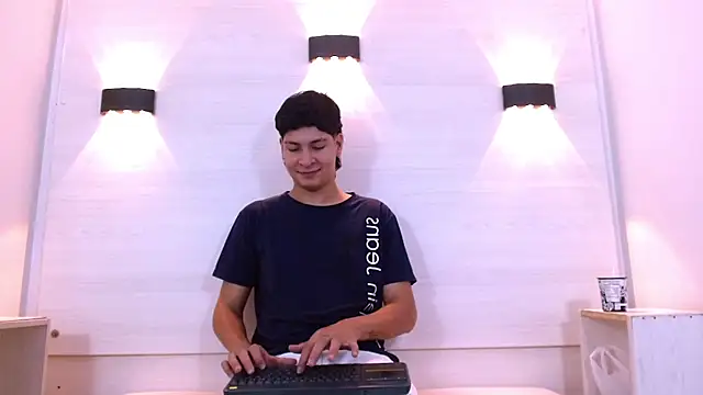 Jhojan twink online show from 11/22/25, 01:10