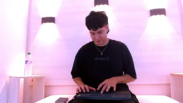 Jhojan twink online show from 01/07/26, 04:06