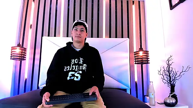 Jhojan twink online show from 10/21/25, 11:42