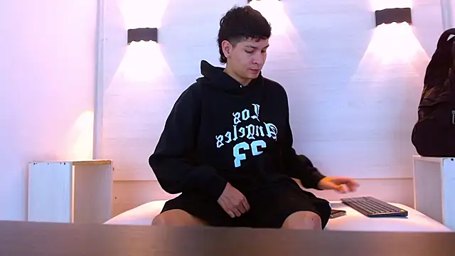 Jhojan twink online show from 12/16/25, 12:31