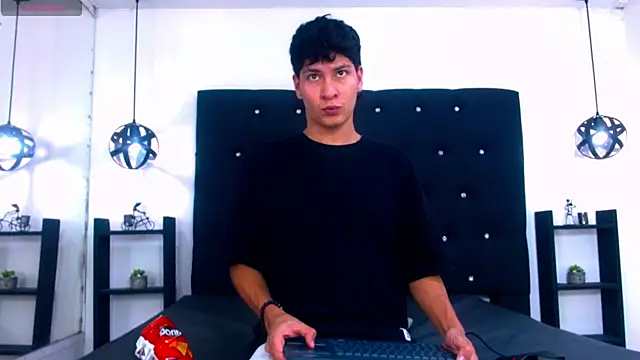 Jhojan twink online show from 11/18/25, 04:16