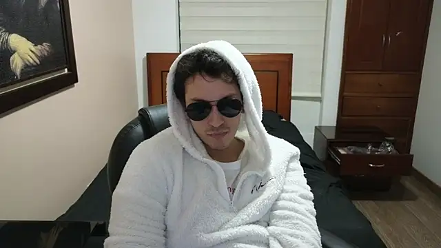 Snapshot of hardaftercum chatting on 03/23/25, 05:43 hardaftercum online show from 03/23/25, 05:43