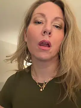 LittleMsMILF online show from 03/11/26, 01:43