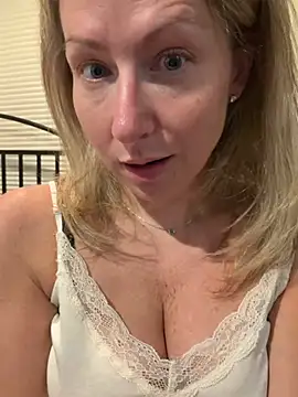 LittleMsMILF online show from 04/13/26, 01:53