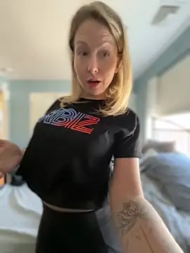 LittleMsMILF online show from 04/08/26, 05:36