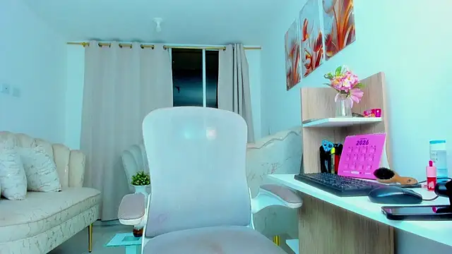 Snapshot of karol_f00x chatting on 02/14/26, 01:17 karol f00x online show from 02/14/26, 01:17