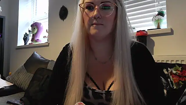 Sizzling Indie36 online show from 10/13/25, 03:35