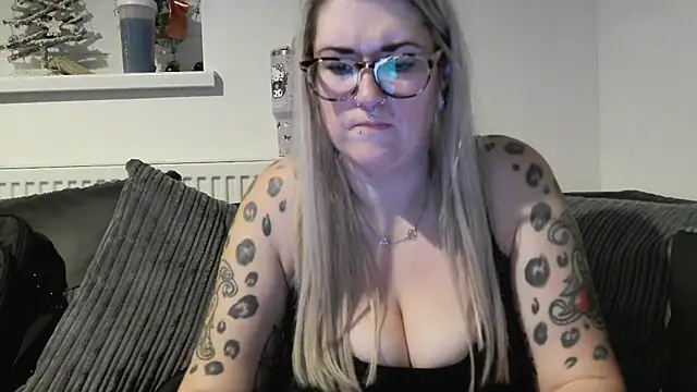 Sizzling Indie36 online show from 11/30/25, 07:14