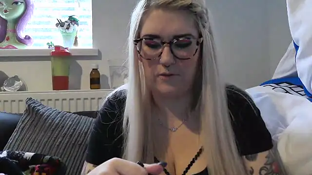 Sizzling Indie36 online show from 11/05/25, 01:36