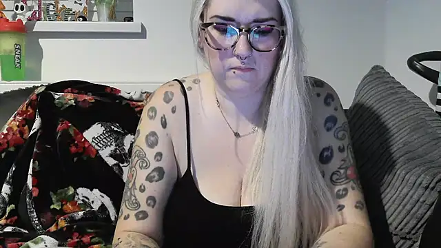 Sizzling Indie36 online show from 10/31/25, 01:02