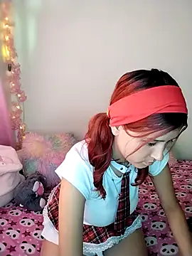 Snapshot of Sophie_joyy chatting on 10/07/25, 07:04 Sophie joyy online show from 10/07/25, 07:04