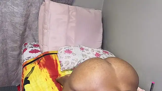 spicybootie online show from 11/20/25, 08:48