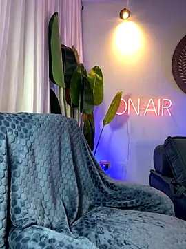 Snapshot of thiagoferrari2 chatting on 09/18/25, 02:47 thiagoferrari2 online show from 09/18/25, 02:47