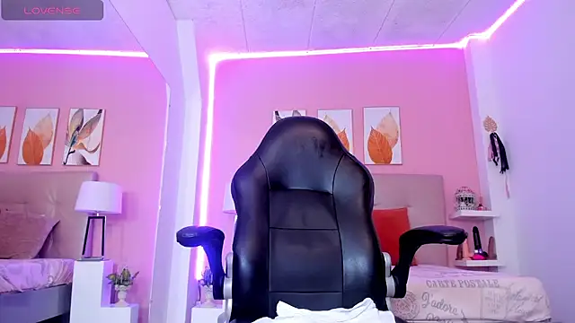 Molly h0t online show from 04/16/26, 07:47